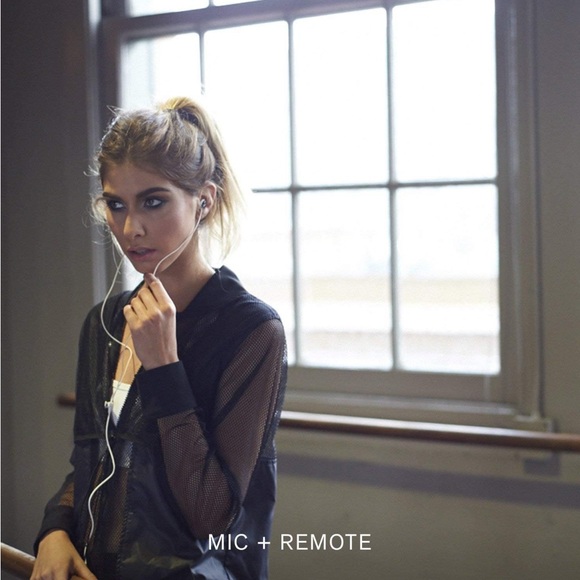 SOL REPUBLIC Relays Workout Sport White Wired 3-Button In-Ear Headphones—Apple - Picture 5 of 8